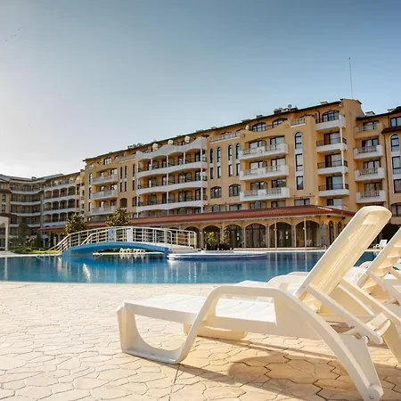 Sunny In A Complex With A Pool And Gym By Flаt Manаger Słoneczny Brzeg