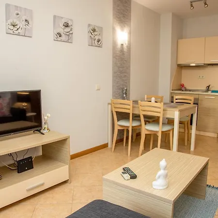 Sunny In A Complex With A Pool And Gym By Flаt Manаger